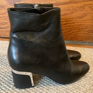 DKNY Womens Black Chelsea Boot